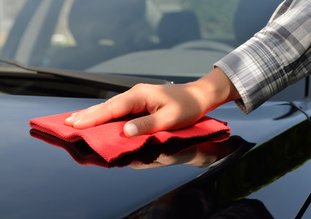 Cleaning your car with SpongeOutlet Products